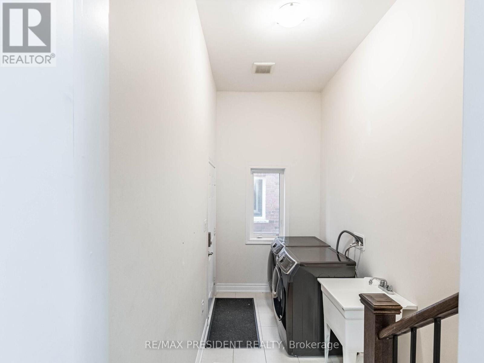 16 Monarch Drive, Halton Hills (Georgetown), Ontario  L7G 0M6 - Photo 22 - W12967696