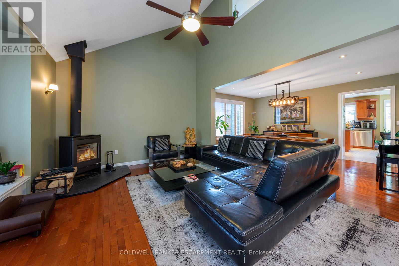 3 Morgan Drive, Halton Hills (Rural Halton Hills), Ontario  L7J 2L7 - Photo 18 - W12968544