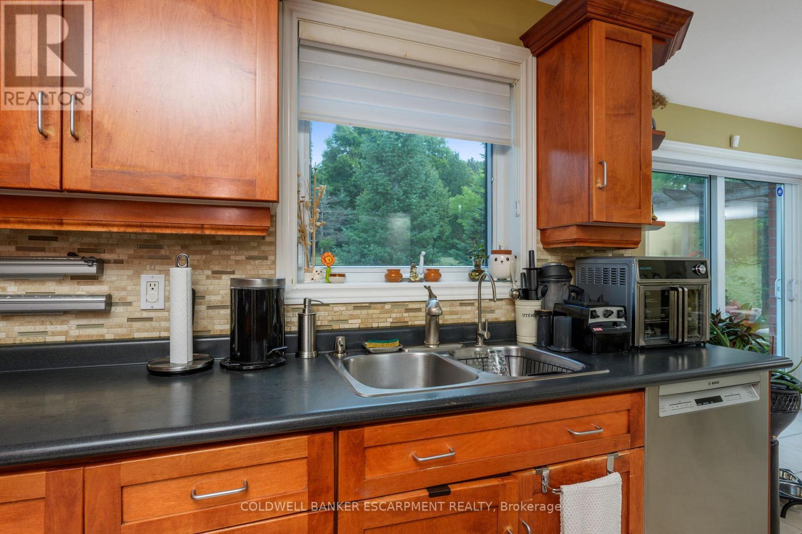 3 Morgan Drive, Halton Hills (Rural Halton Hills), Ontario  L7J 2L7 - Photo 26 - W12968544