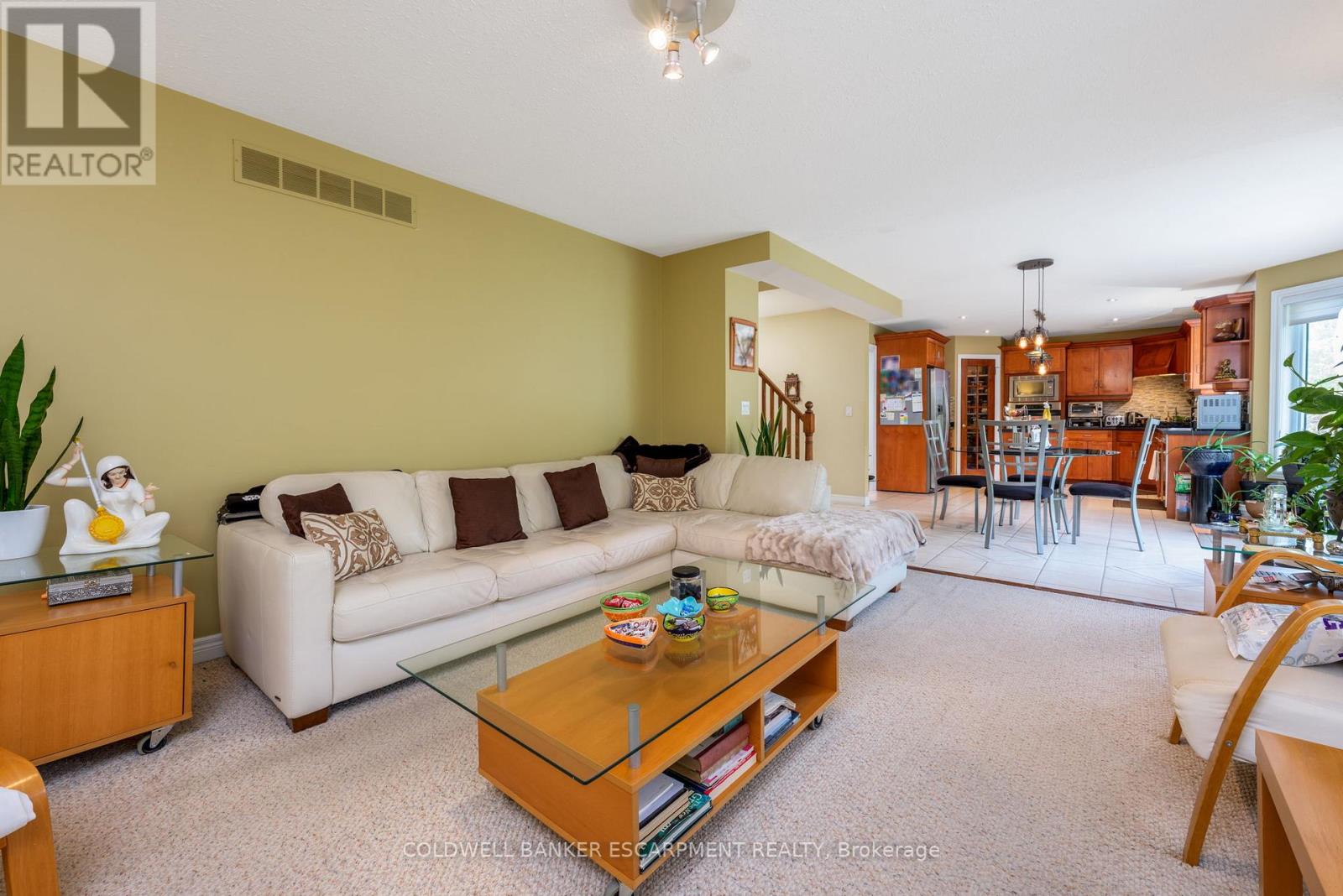 3 Morgan Drive, Halton Hills (Rural Halton Hills), Ontario  L7J 2L7 - Photo 29 - W12968544