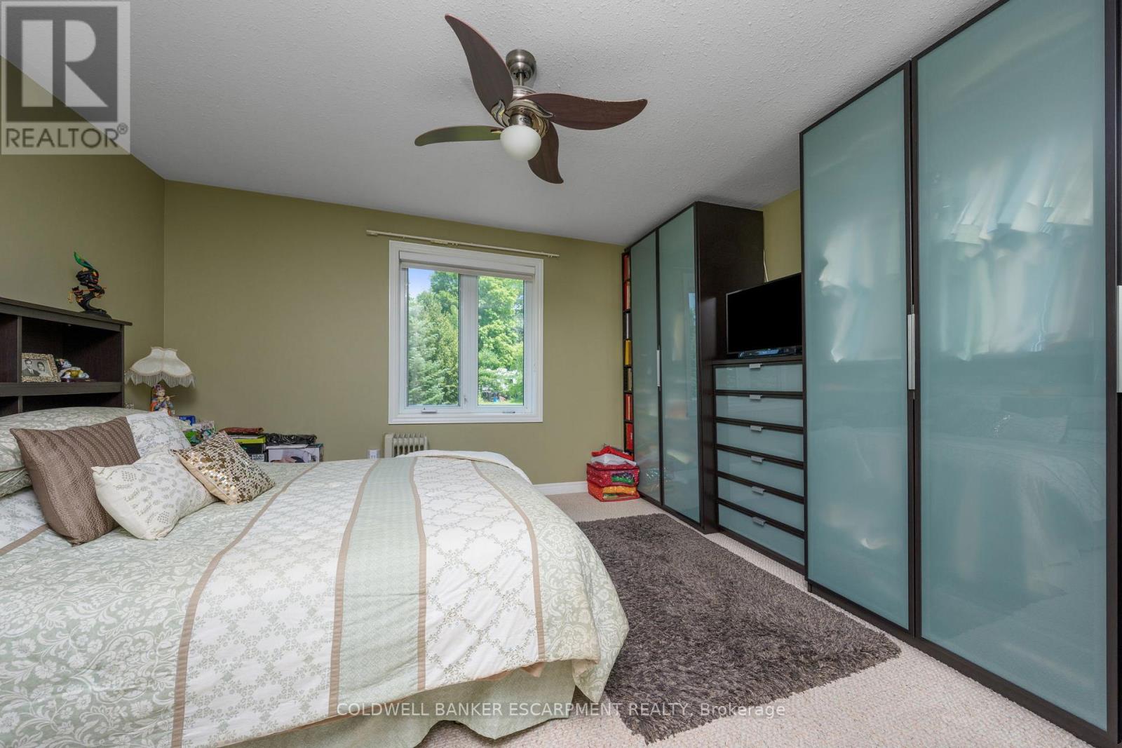 3 Morgan Drive, Halton Hills (Rural Halton Hills), Ontario  L7J 2L7 - Photo 31 - W12968544