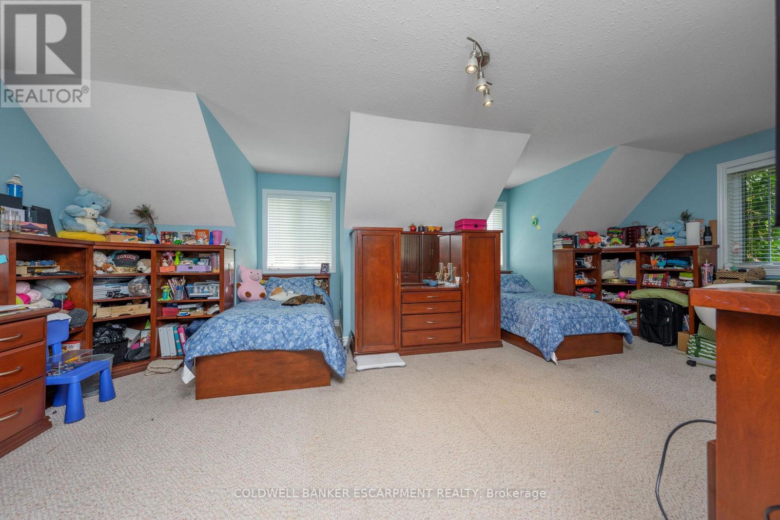 3 Morgan Drive, Halton Hills (Rural Halton Hills), Ontario  L7J 2L7 - Photo 32 - W12968544