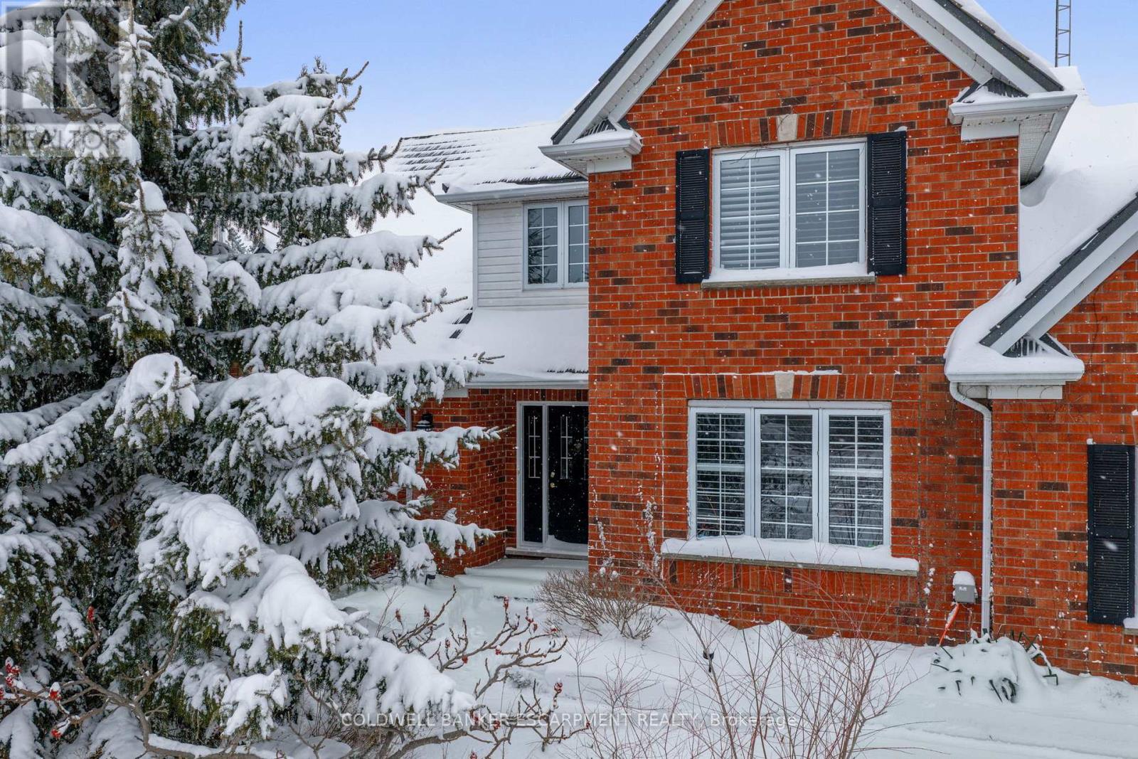 3 Morgan Drive, Halton Hills (Rural Halton Hills), Ontario  L7J 2L7 - Photo 5 - W12968544