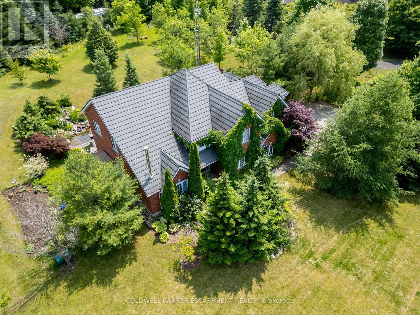 3 Morgan Drive, Halton Hills (Rural Halton Hills), Ontario  L7J 2L7 - Photo 6 - W12968544