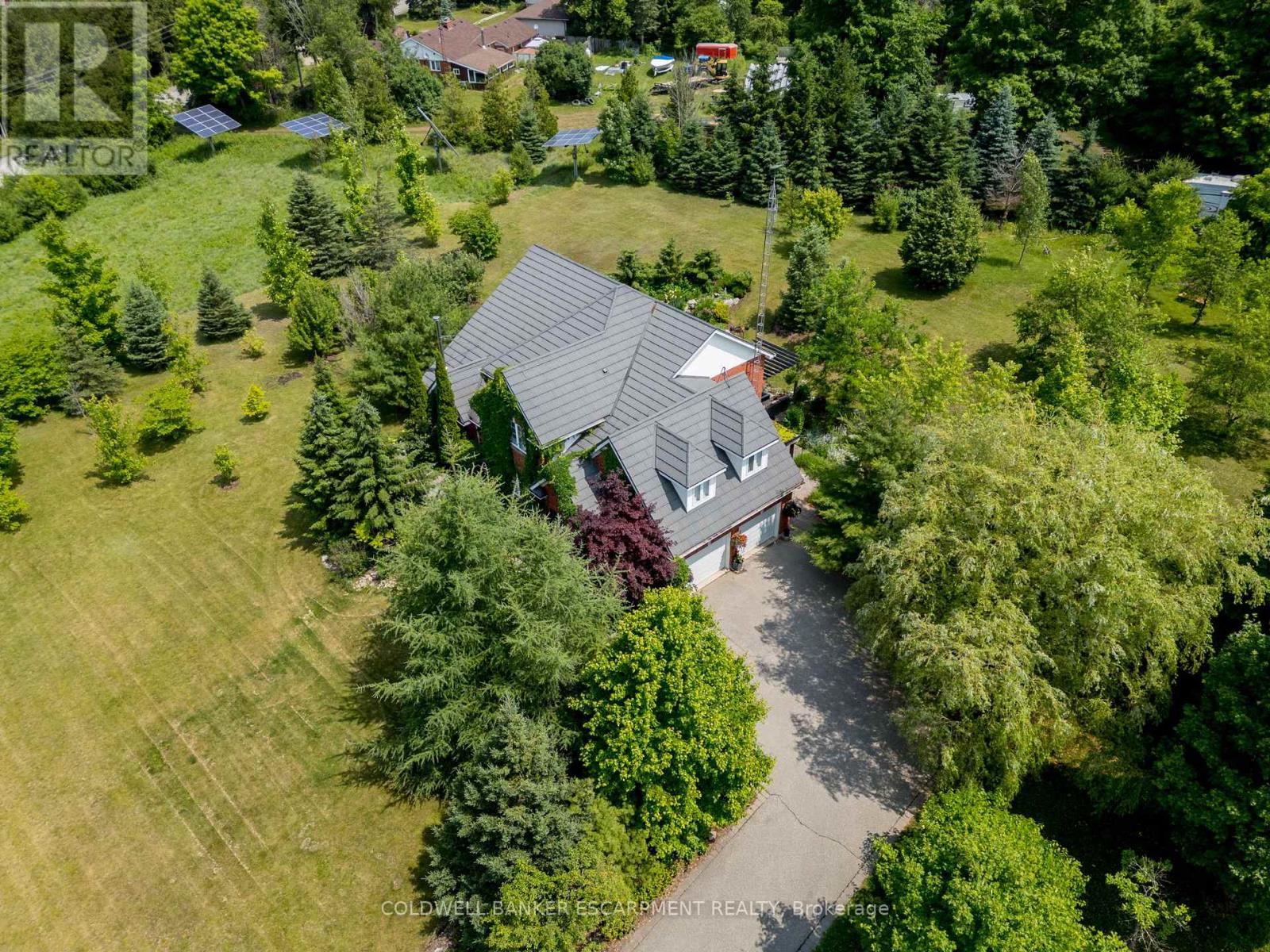 3 Morgan Drive, Halton Hills (Rural Halton Hills), Ontario  L7J 2L7 - Photo 7 - W12968544