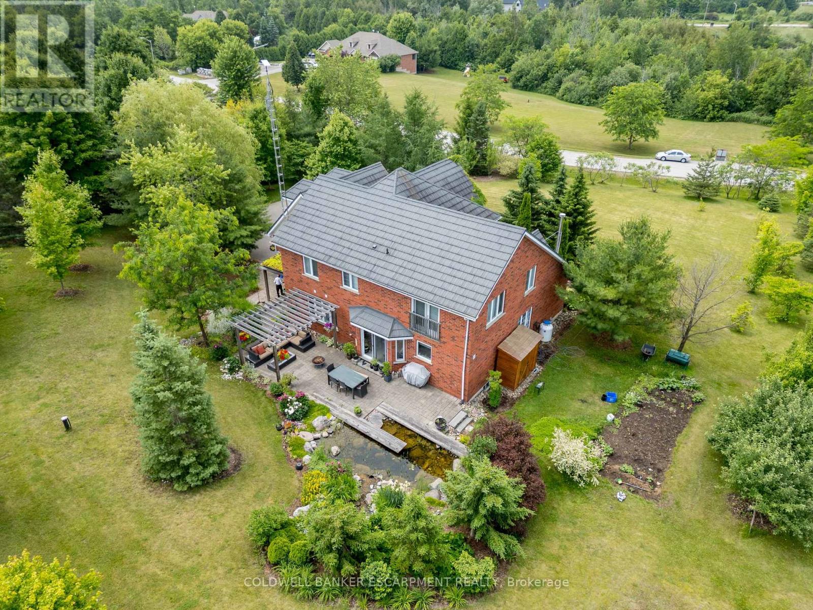3 Morgan Drive, Halton Hills (Rural Halton Hills), Ontario  L7J 2L7 - Photo 8 - W12968544