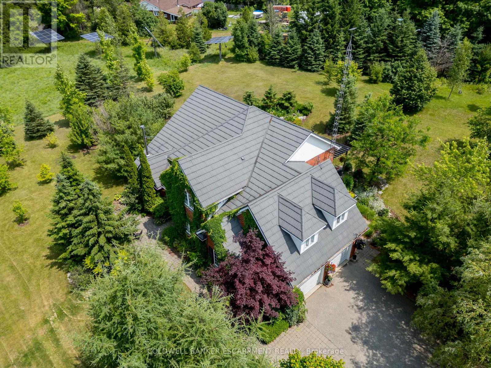 3 Morgan Drive, Halton Hills (Rural Halton Hills), Ontario  L7J 2L7 - Photo 9 - W12968544