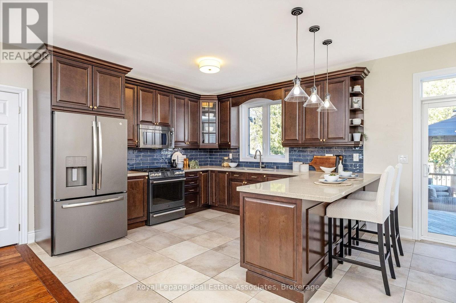 3 Beaver Street, Halton Hills (Glen Williams), Ontario  L7G 3P4 - Photo 10 - W12970110