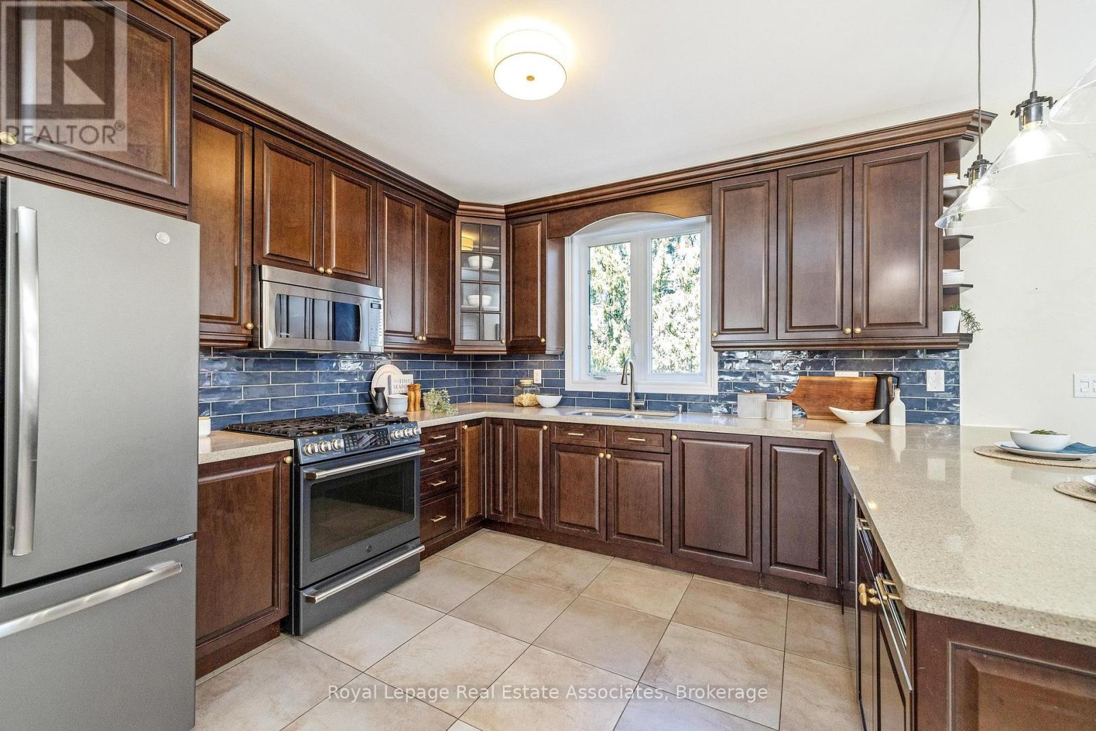 3 Beaver Street, Halton Hills (Glen Williams), Ontario  L7G 3P4 - Photo 11 - W12970110