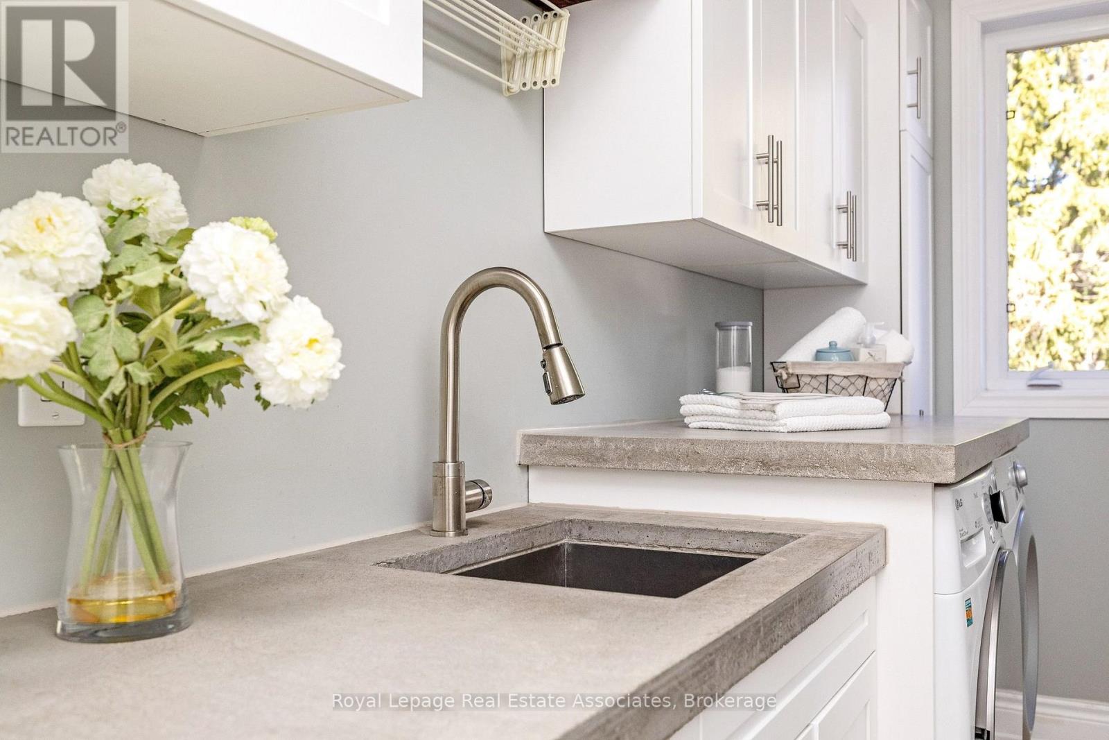 3 Beaver Street, Halton Hills (Glen Williams), Ontario  L7G 3P4 - Photo 16 - W12970110