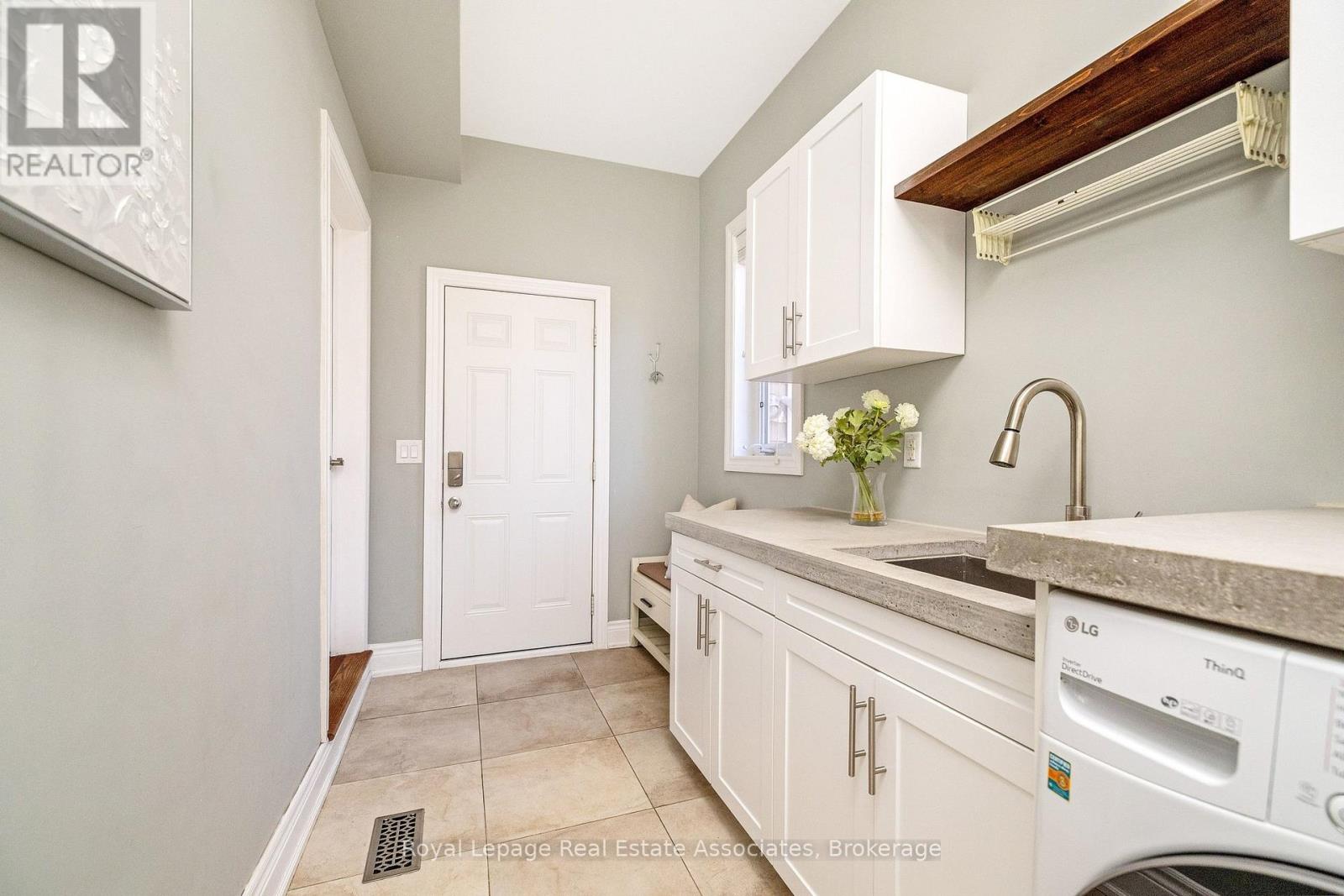 3 Beaver Street, Halton Hills (Glen Williams), Ontario  L7G 3P4 - Photo 17 - W12970110