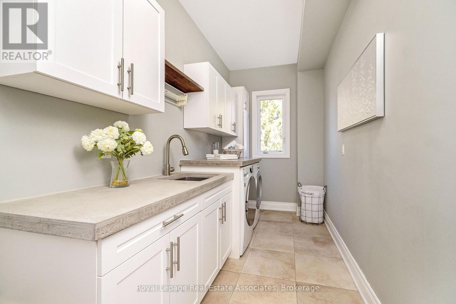 3 Beaver Street, Halton Hills (Glen Williams), Ontario  L7G 3P4 - Photo 18 - W12970110