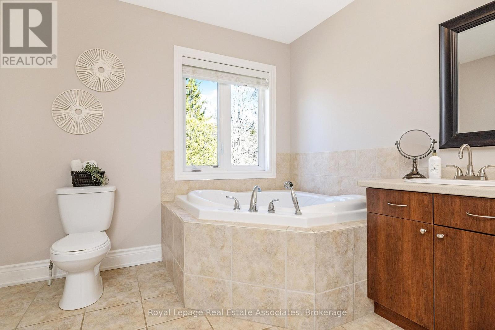 3 Beaver Street, Halton Hills (Glen Williams), Ontario  L7G 3P4 - Photo 24 - W12970110