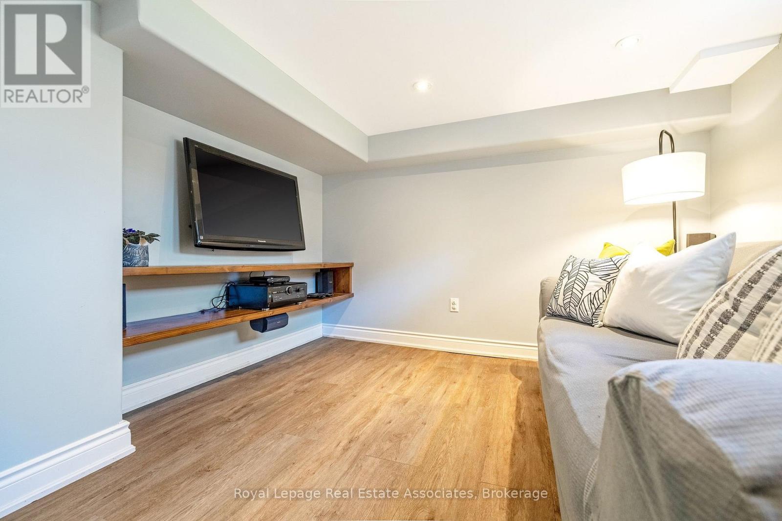 3 Beaver Street, Halton Hills (Glen Williams), Ontario  L7G 3P4 - Photo 33 - W12970110