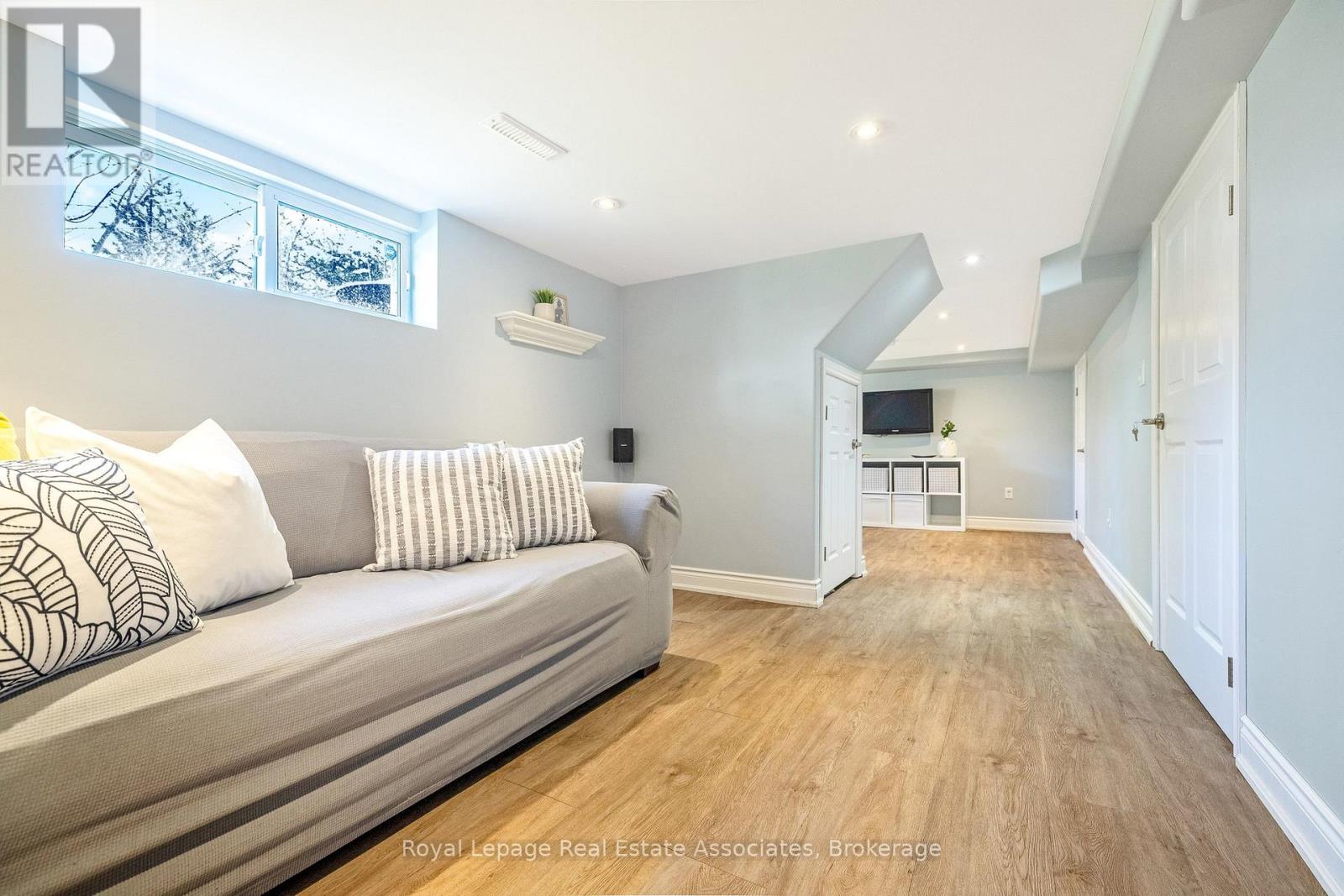 3 Beaver Street, Halton Hills (Glen Williams), Ontario  L7G 3P4 - Photo 34 - W12970110