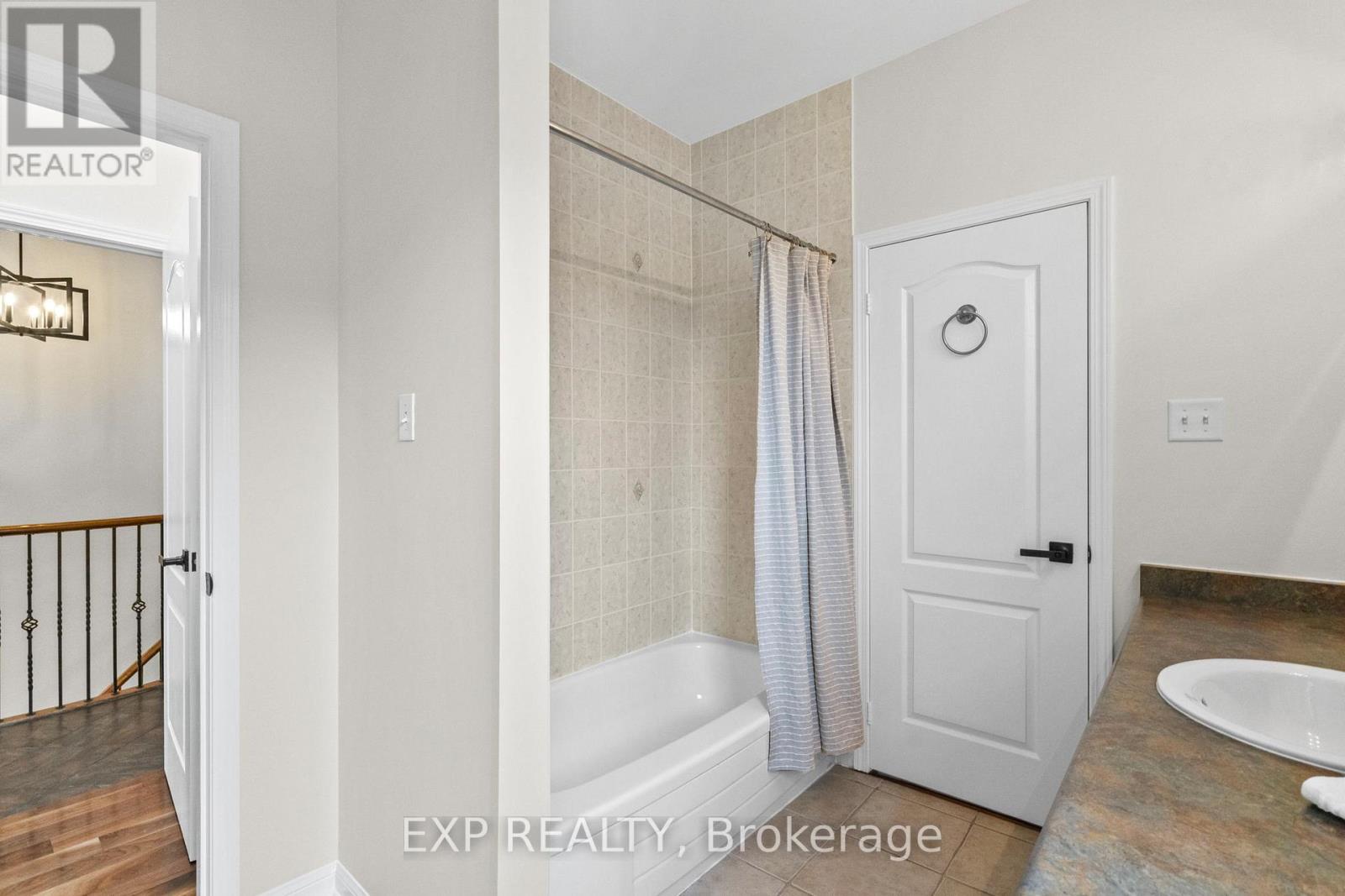 106 Arborglen Drive, Halton Hills (Georgetown), Ontario  L7G 6L4 - Photo 26 - W12970752