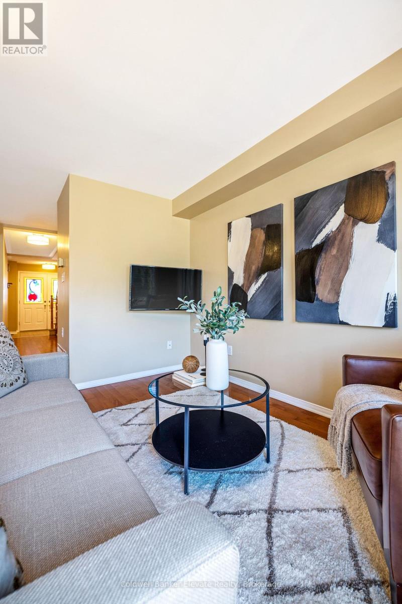 46 Harding Street, Halton Hills (Georgetown), Ontario  L7G 6B2 - Photo 11 - W12970918