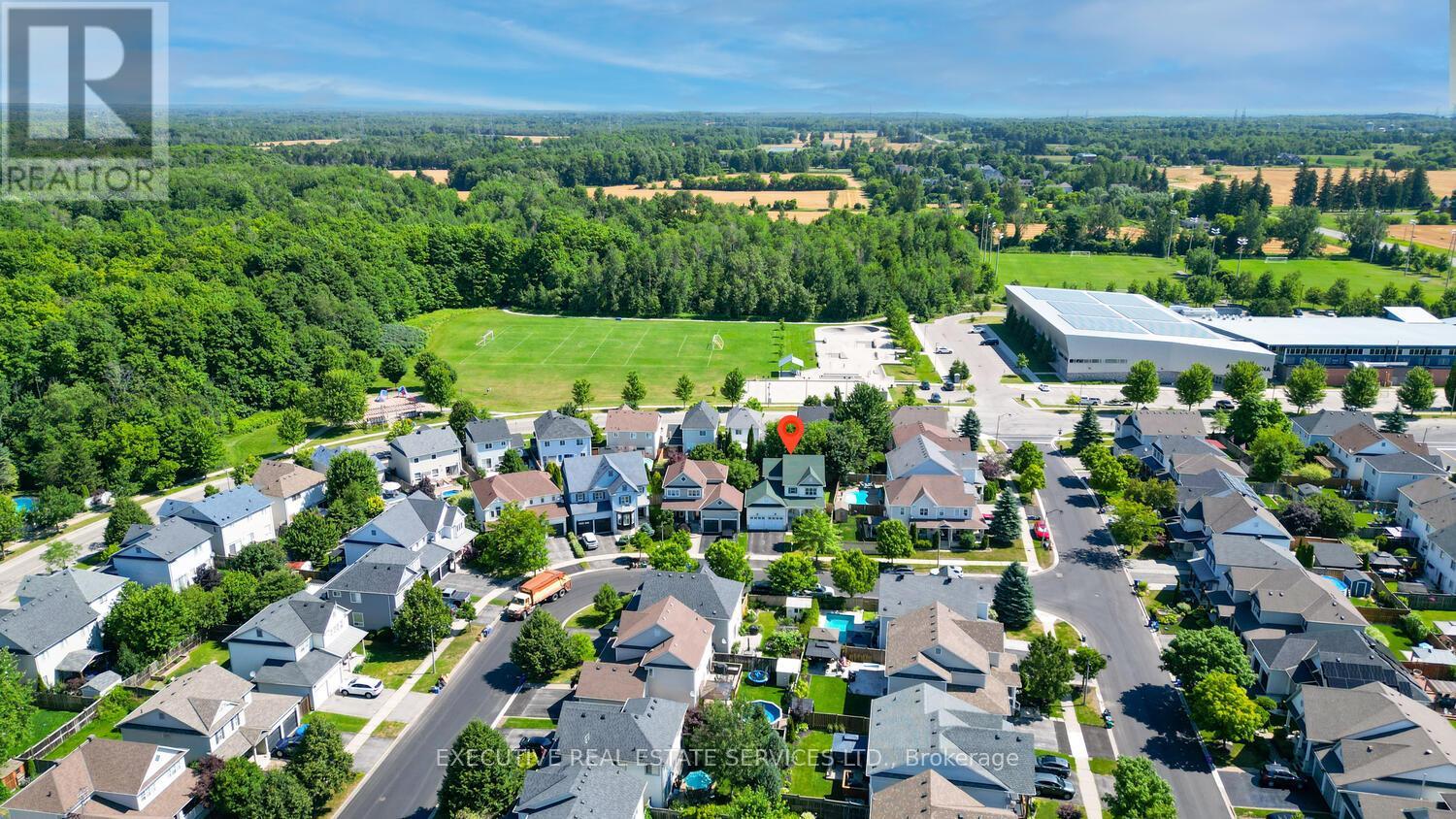 39 Hurst Street, Halton Hills (Ac Acton), Ontario  L7J 2Z8 - Photo 3 - W12971044