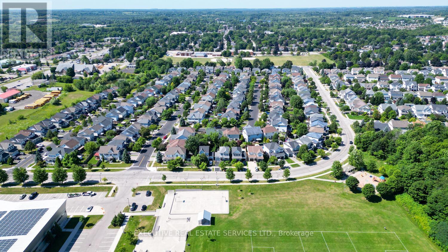 39 Hurst Street, Halton Hills (Ac Acton), Ontario  L7J 2Z8 - Photo 5 - W12971044