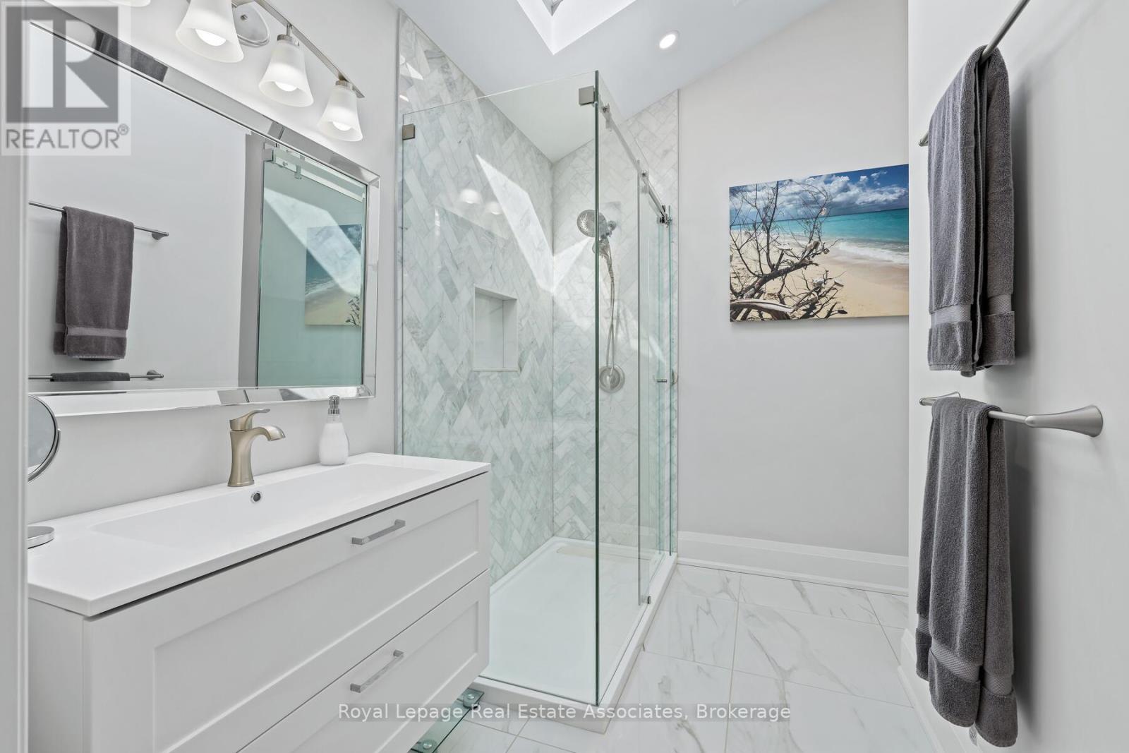 24 Stevens Crescent, Halton Hills (Georgetown), Ontario  L7G 1B6 - Photo 19 - W12971126