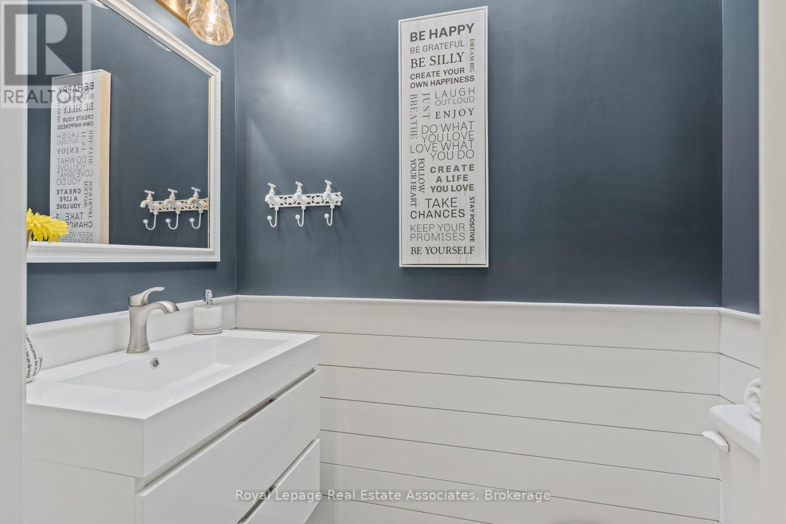 24 Stevens Crescent, Halton Hills (Georgetown), Ontario  L7G 1B6 - Photo 21 - W12971126