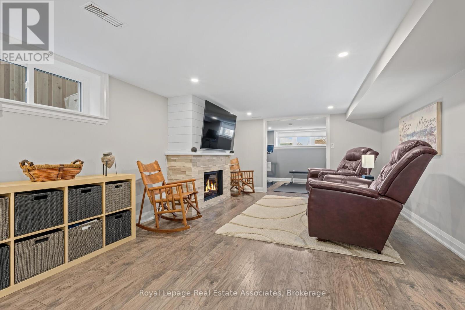 24 Stevens Crescent, Halton Hills (Georgetown), Ontario  L7G 1B6 - Photo 23 - W12971126