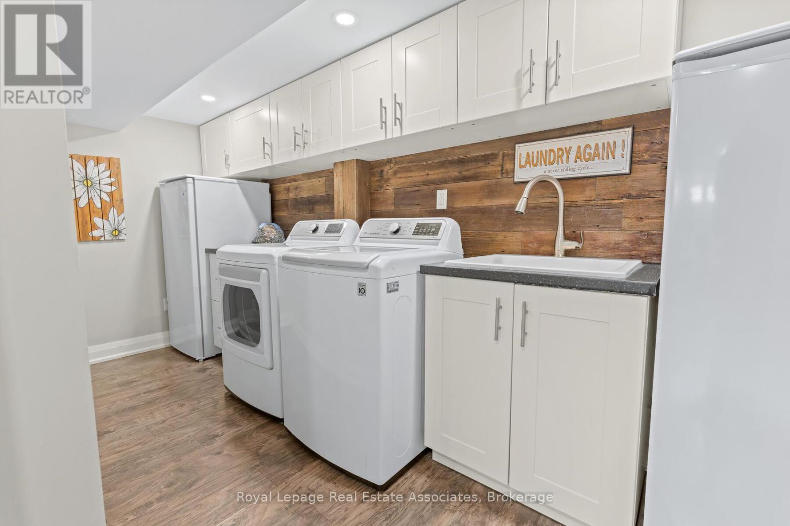 24 Stevens Crescent, Halton Hills (Georgetown), Ontario  L7G 1B6 - Photo 27 - W12971126