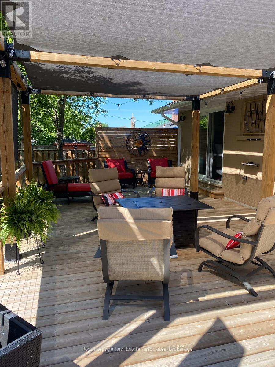 24 Stevens Crescent, Halton Hills (Georgetown), Ontario  L7G 1B6 - Photo 32 - W12971126