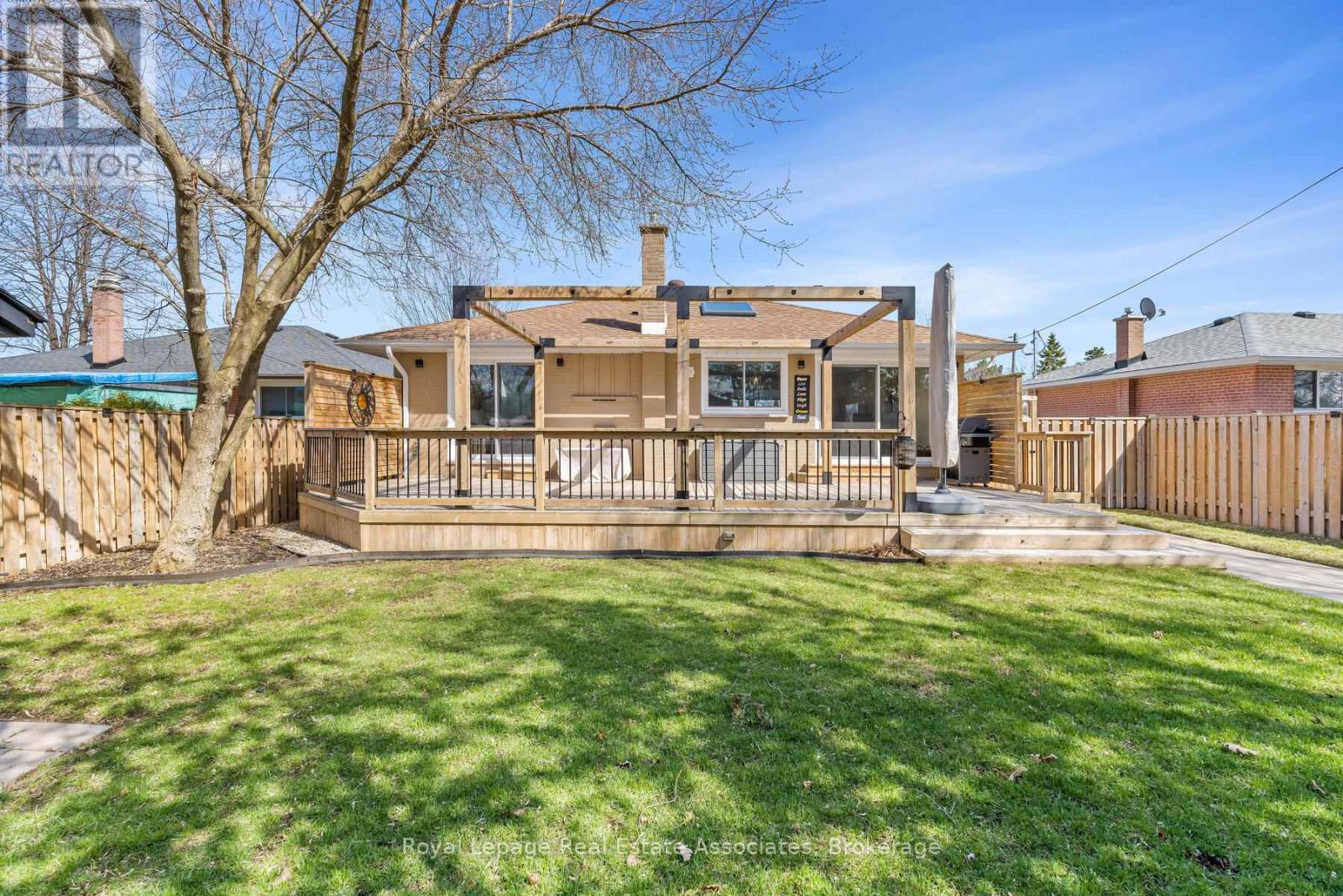 24 Stevens Crescent, Halton Hills (Georgetown), Ontario  L7G 1B6 - Photo 40 - W12971126