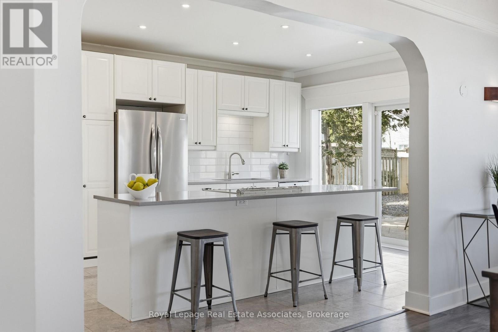 56 King Street, Halton Hills (Georgetown), Ontario  L7G 2G4 - Photo 14 - W12971148