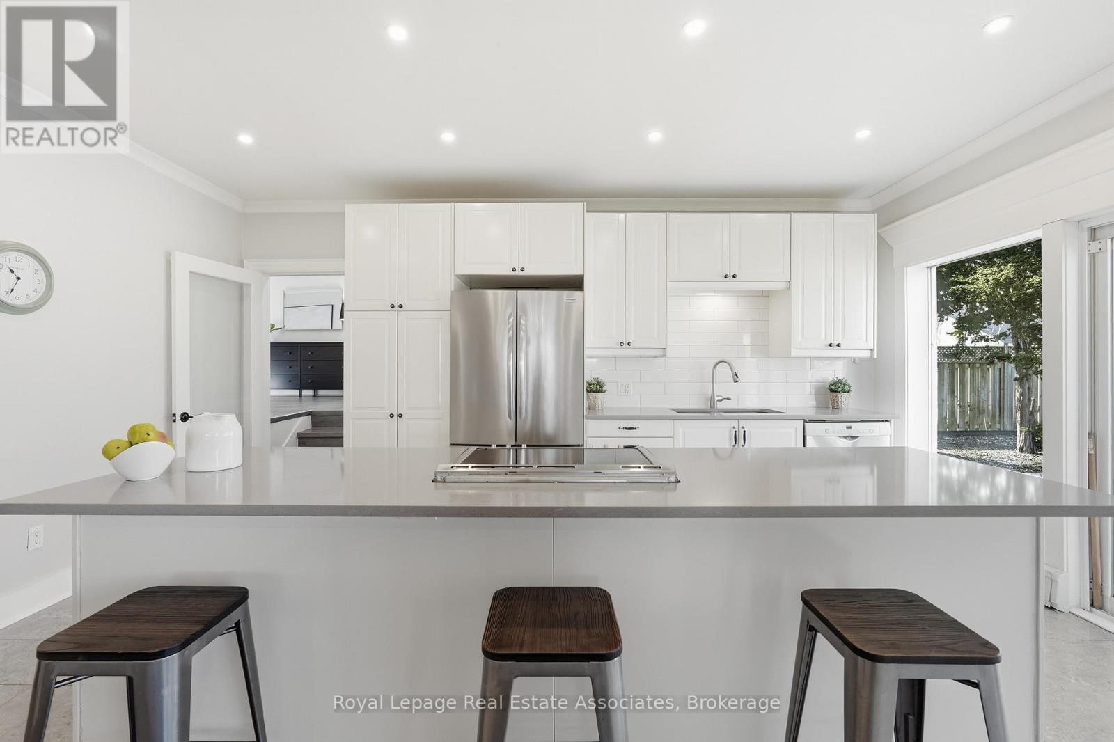 56 King Street, Halton Hills (Georgetown), Ontario  L7G 2G4 - Photo 15 - W12971148