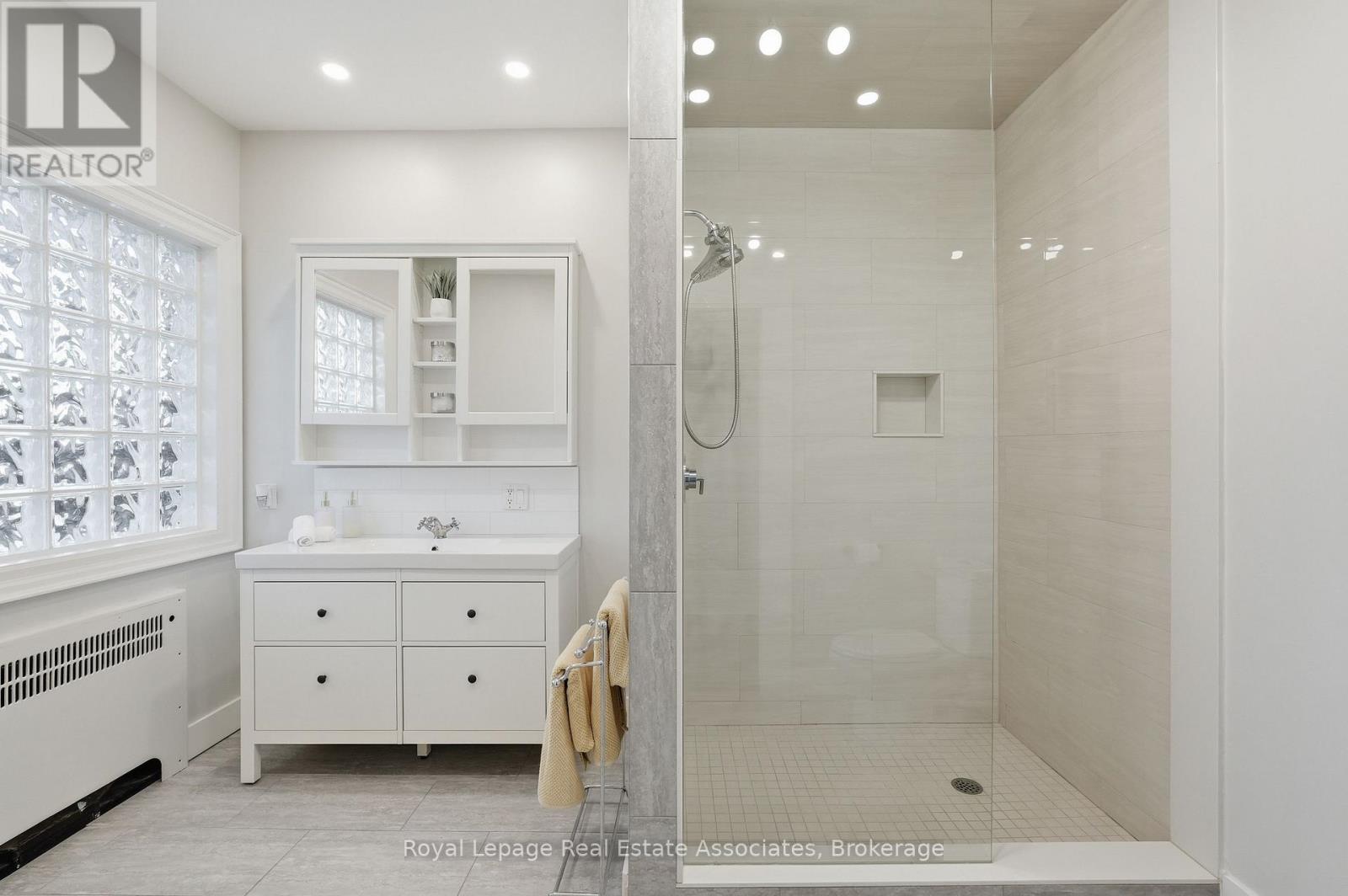 56 King Street, Halton Hills (Georgetown), Ontario  L7G 2G4 - Photo 23 - W12971148