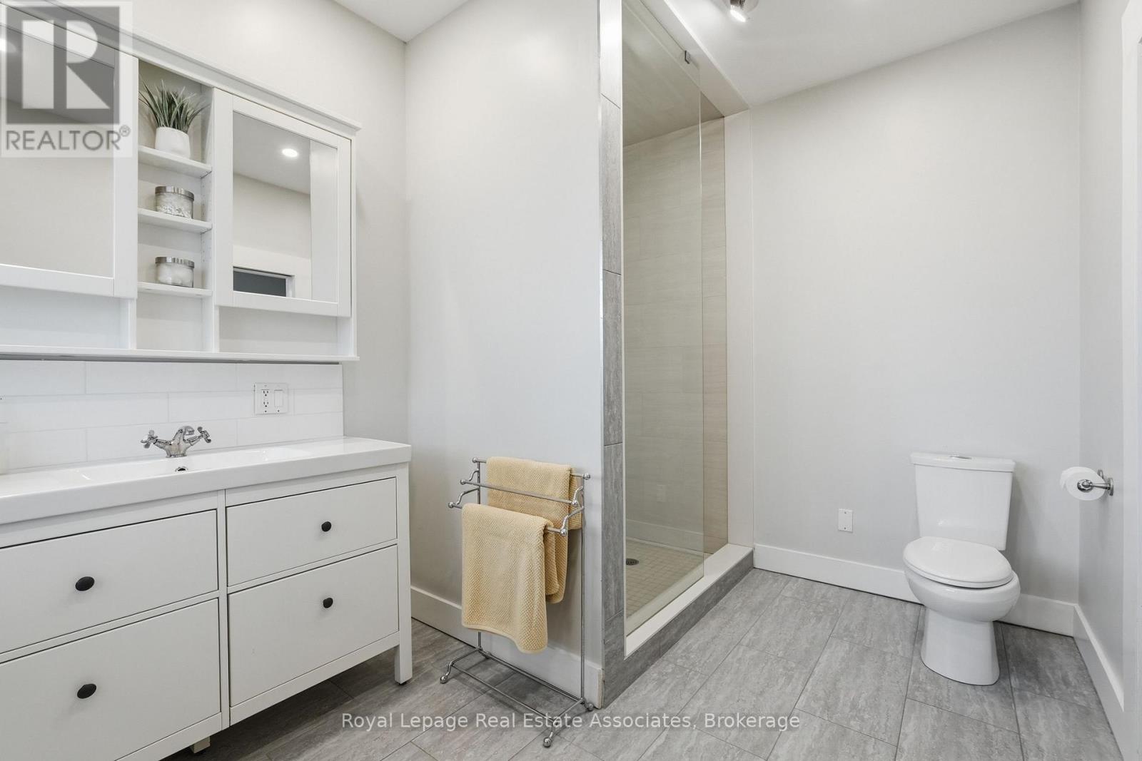 56 King Street, Halton Hills (Georgetown), Ontario  L7G 2G4 - Photo 24 - W12971148