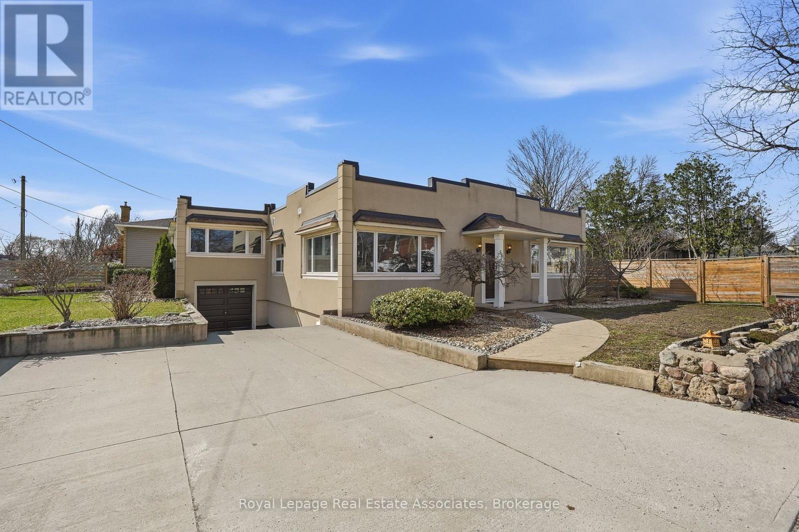 56 King Street, Halton Hills (Georgetown), Ontario  L7G 2G4 - Photo 3 - W12971148