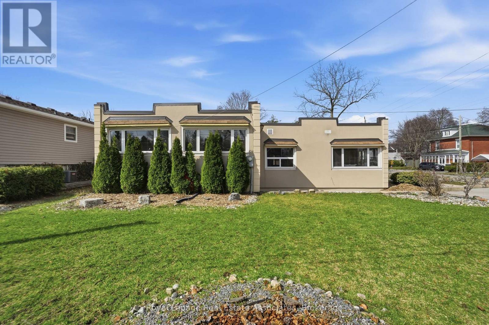 56 King Street, Halton Hills (Georgetown), Ontario  L7G 2G4 - Photo 38 - W12971148