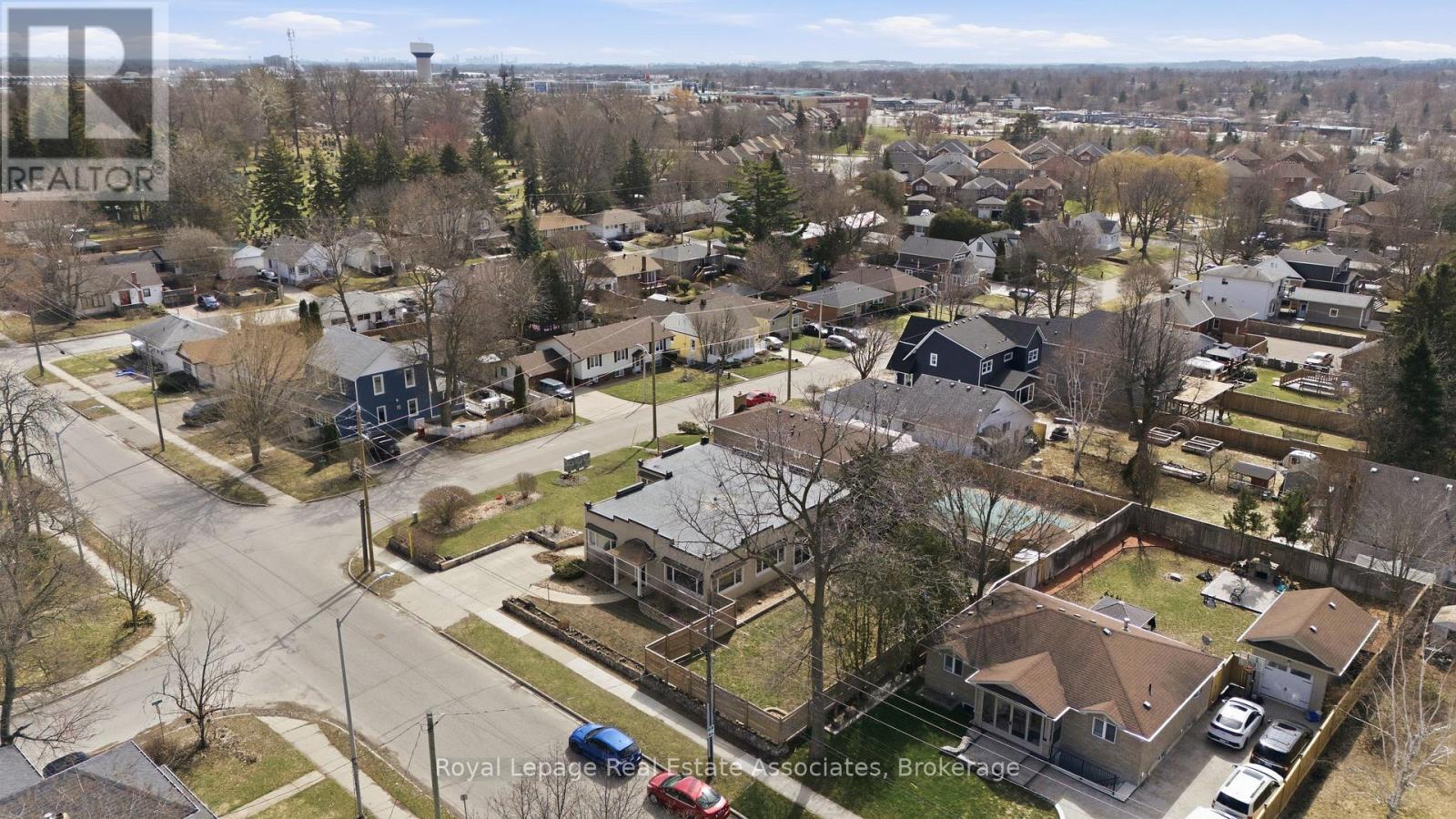 56 King Street, Halton Hills (Georgetown), Ontario  L7G 2G4 - Photo 49 - W12971148