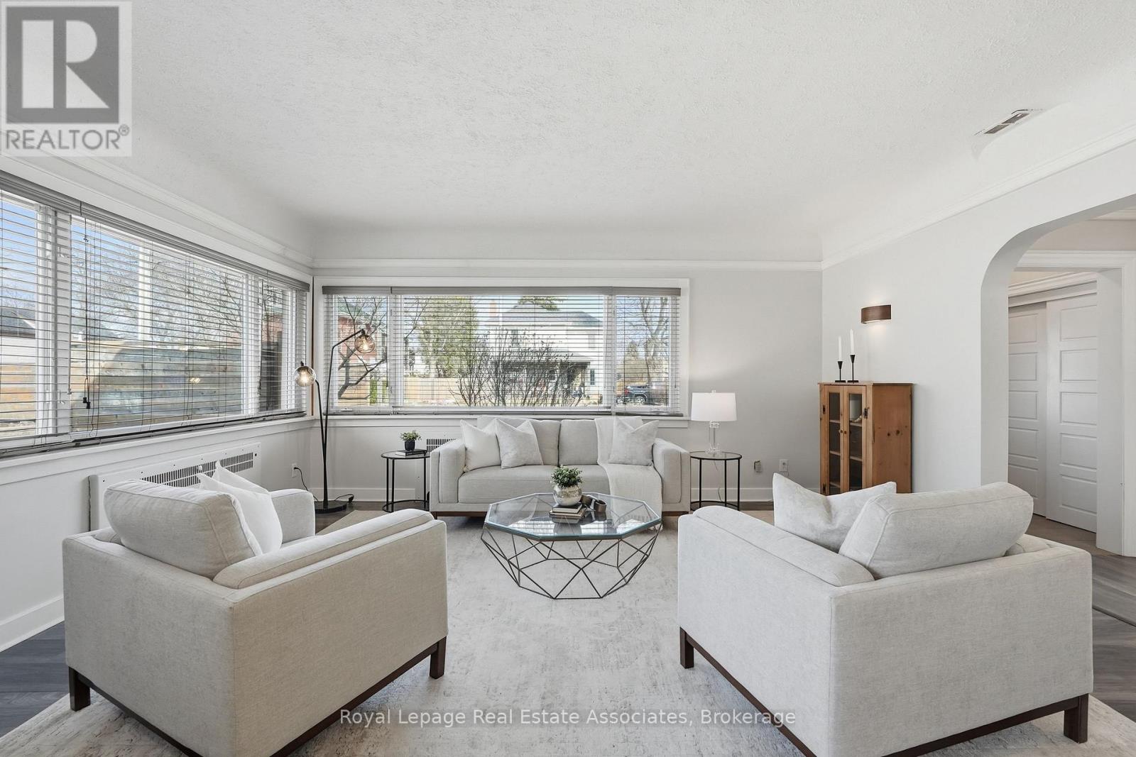 56 King Street, Halton Hills (Georgetown), Ontario  L7G 2G4 - Photo 9 - W12971148