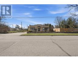 <div class="price">$1,299,000</div> 56 King Street, Halton Hills (Georgetown)<br><div style="margin-bottom:8px;"><small>Royal LePage Real Estate Associates</small></div><div class='bed_bath'>3 Bed | 3 Bath</div>