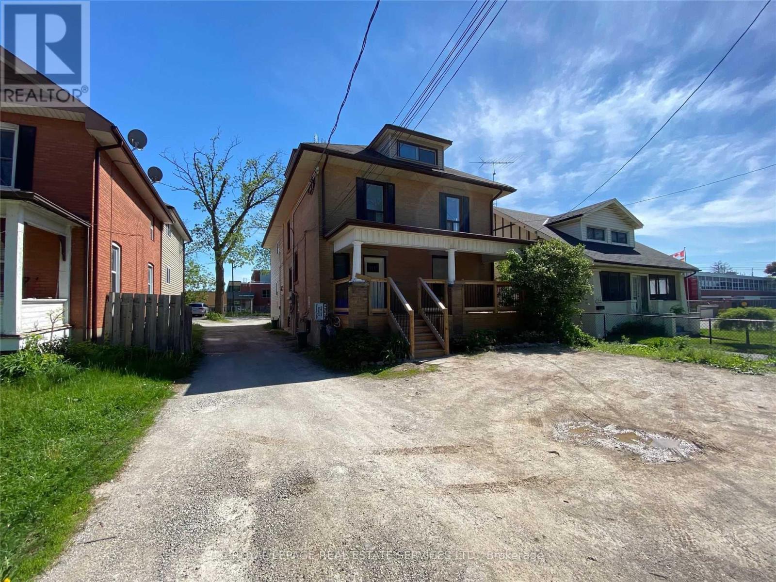 D - 76 Guelph Street, Halton Hills (Georgetown), Ontario  L7G 3Z5 - Photo 1 - W12971346