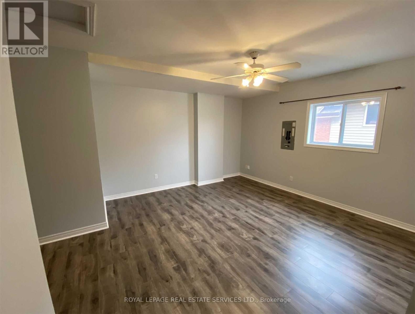 D - 76 Guelph Street, Halton Hills (Georgetown), Ontario  L7G 3Z5 - Photo 5 - W12971346