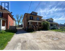 <div class="price">$1,700<small> Monthly</small></div> D - 76 Guelph Street, Halton Hills (Georgetown)<br><div style="margin-bottom:8px;"><small>Royal LePage Real Estate Services Ltd.</small></div><div class='bed_bath'>1 Bed | 1 Bath</div>