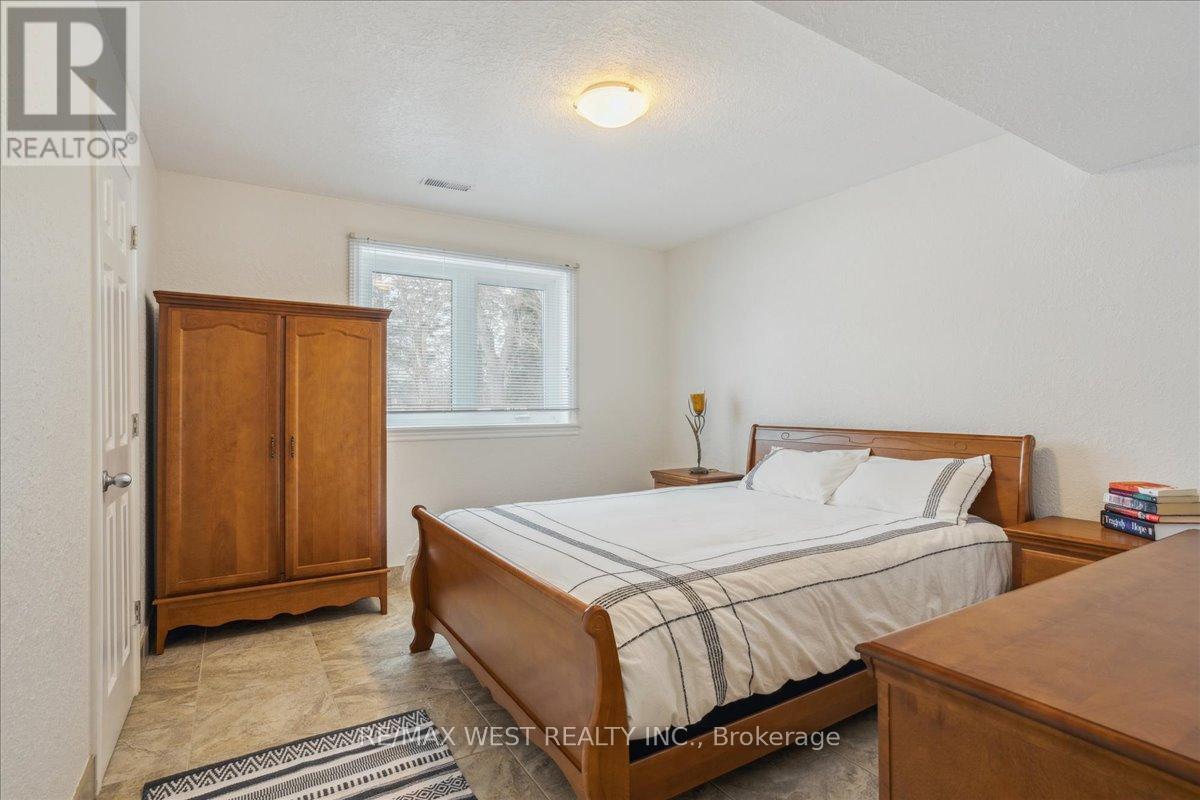 8438 Ninth Line, Halton Hills (Rural Halton Hills), Ontario  L0P 1K0 - Photo 8 - W12972566