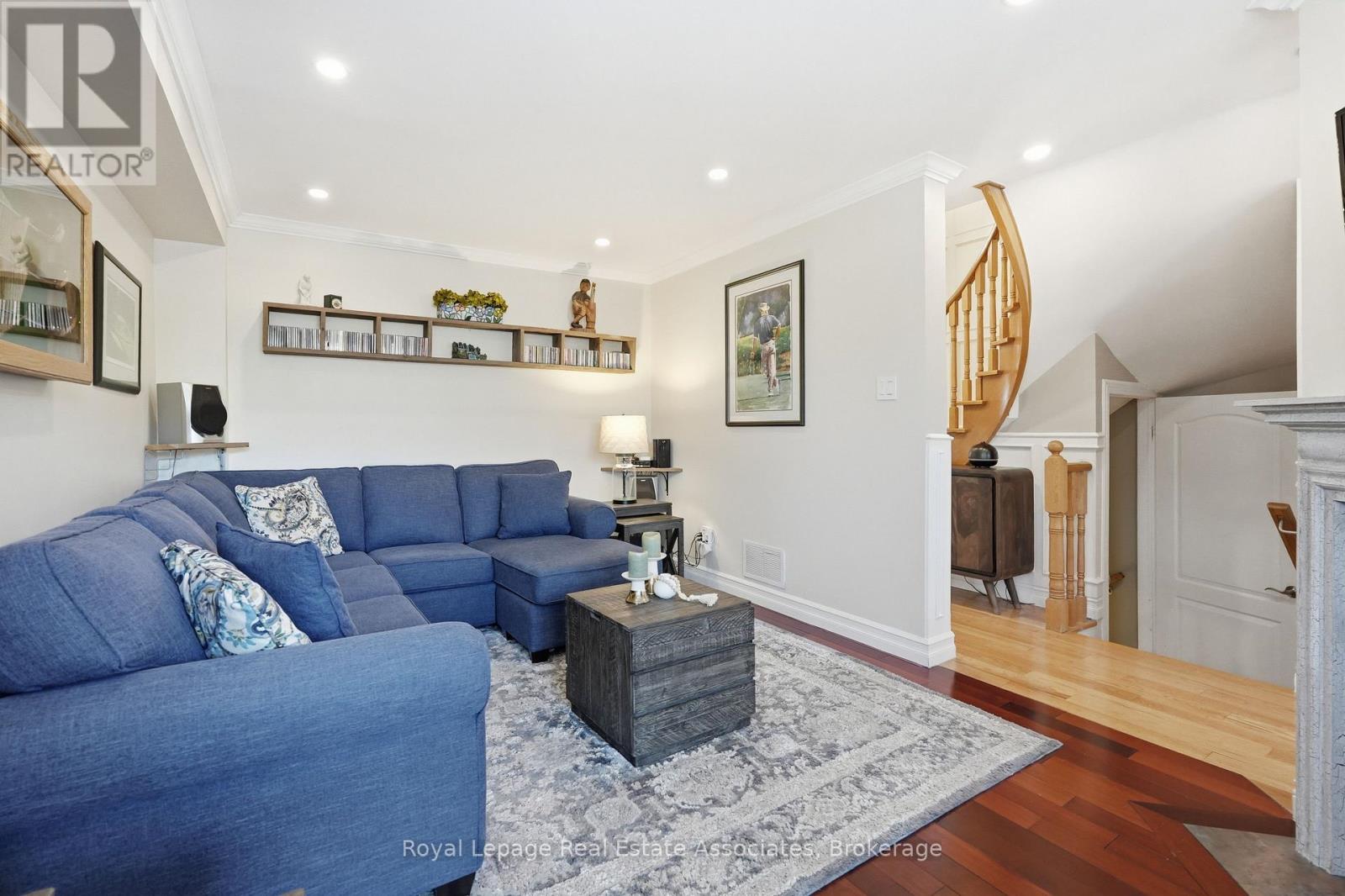 48 Chester Crescent, Halton Hills (Georgetown), Ontario  L7G 5W5 - Photo 13 - W12972914