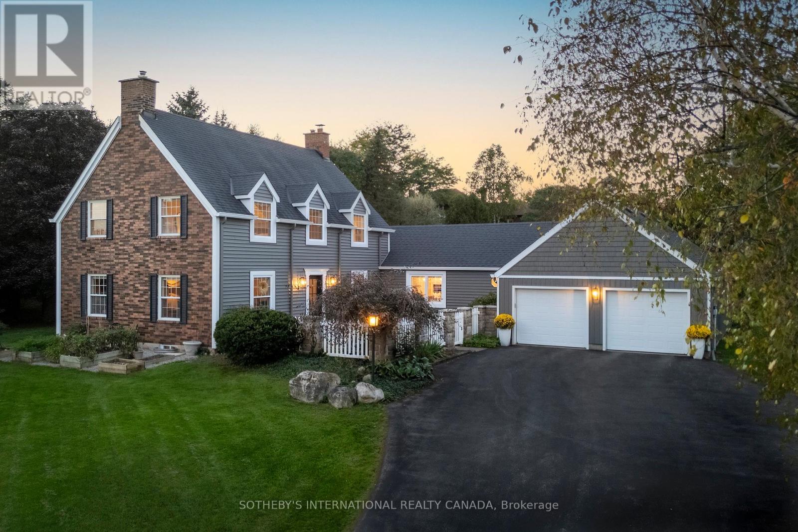 331 Wheelihan Way, Milton (Campbellville), Ontario  L0P 0A1 - Photo 3 - W12974302