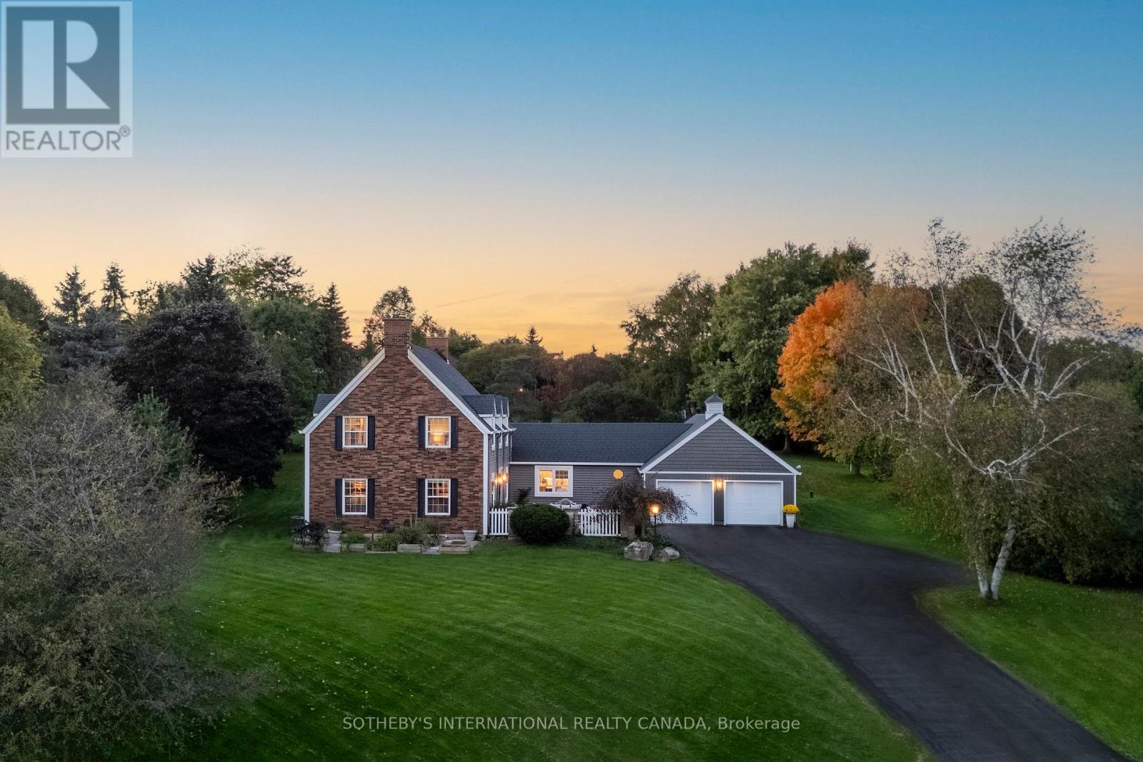 331 Wheelihan Way, Milton (Campbellville), Ontario  L0P 0A1 - Photo 4 - W12974302