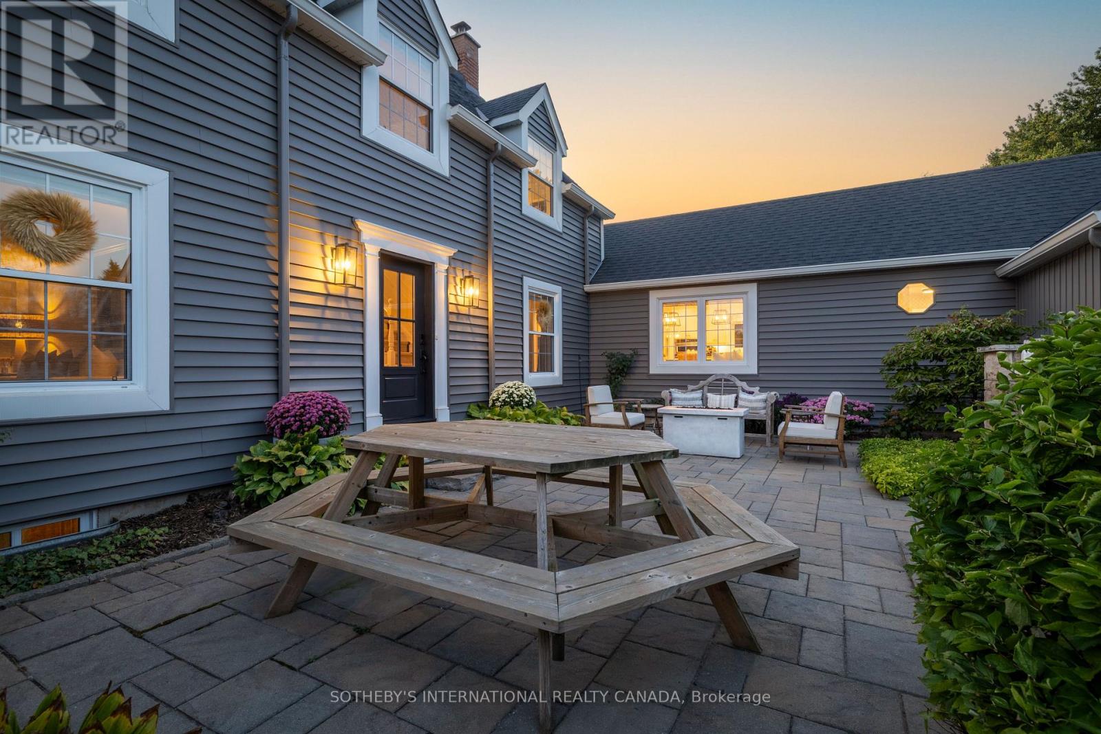 331 Wheelihan Way, Milton (Campbellville), Ontario  L0P 0A1 - Photo 6 - W12974302