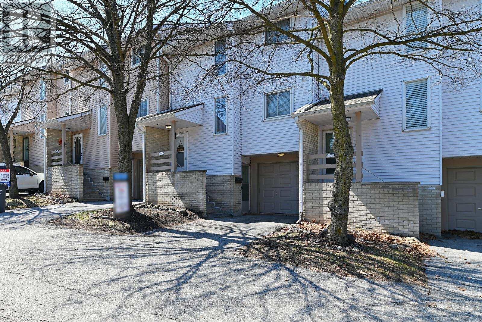 74 - 80 Lynden Circle, Halton Hills (Georgetown), Ontario  L7G 4Y8 - Photo 1 - W12974582