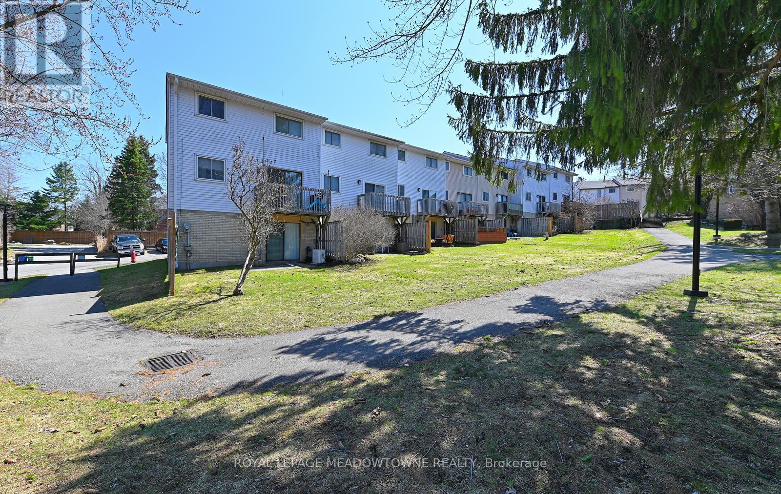 74 - 80 Lynden Circle, Halton Hills (Georgetown), Ontario  L7G 4Y8 - Photo 37 - W12974582