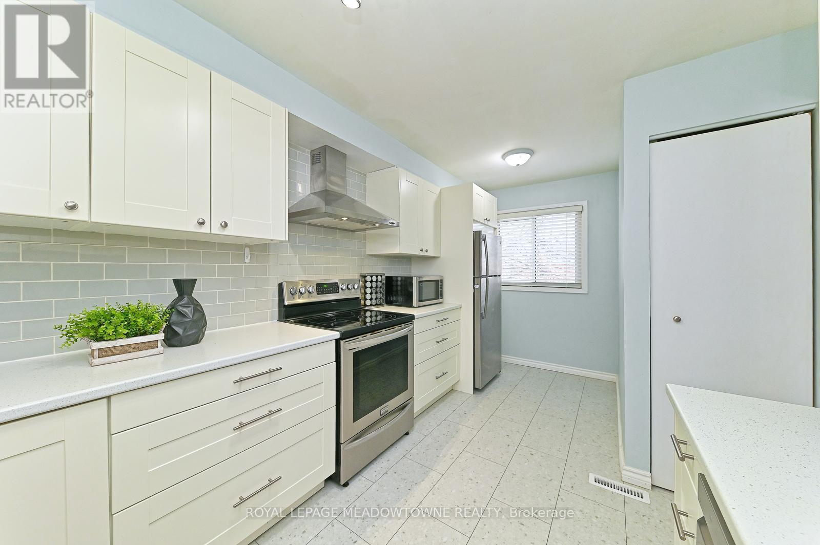 74 - 80 Lynden Circle, Halton Hills (Georgetown), Ontario  L7G 4Y8 - Photo 9 - W12974582