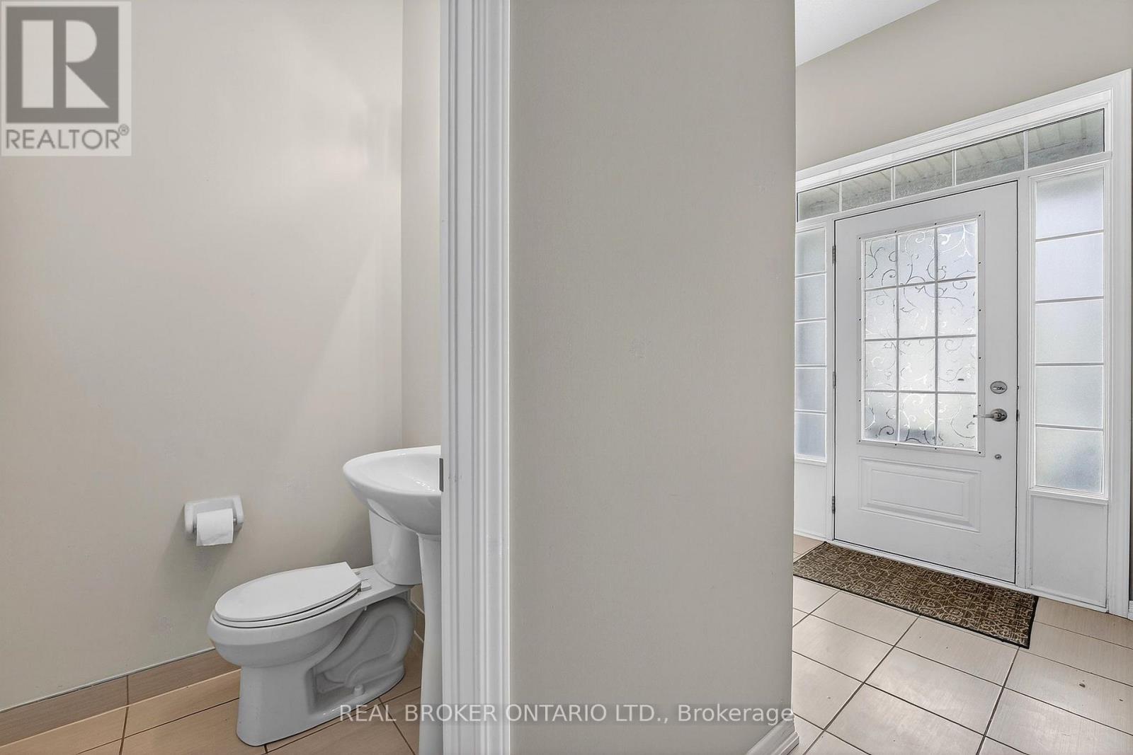 82 Upper Canada Court, Halton Hills (Georgetown), Ontario  L7G 0L2 - Photo 11 - W12975940